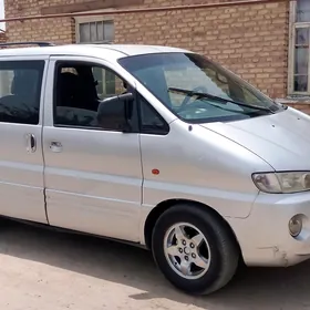 Toyota Hiace 2000