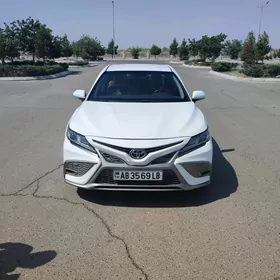 Toyota Camry 2021