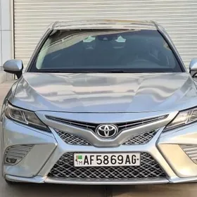 Toyota Camry 2018