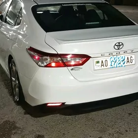 Toyota Camry 2018