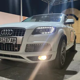 Audi Q7 2013