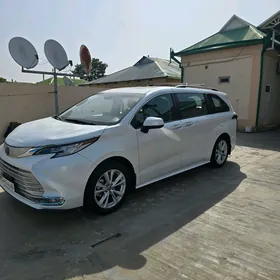 Toyota Sienna 2022