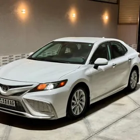 Toyota Camry 2021