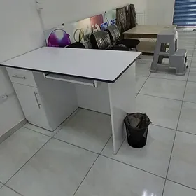 стол компьютерный