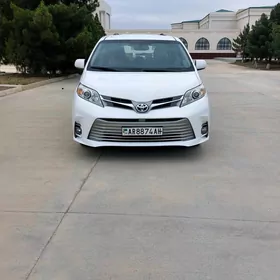 Toyota Sienna 2018