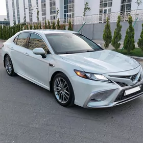 Toyota Camry 2021