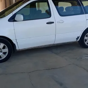 Toyota Sienna 2001