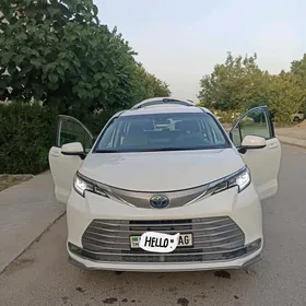 Toyota Sienna 2021