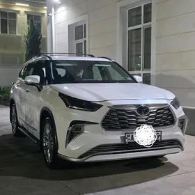 Toyota Highlander 2021