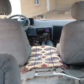 Toyota Hiace 1988