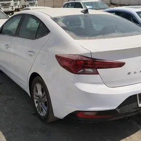 Hyundai Elantra 2020