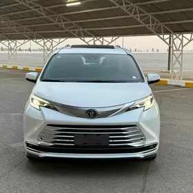 Toyota Sienna 2025