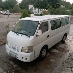 Nissan Urvan 2004