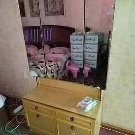 Трюмо