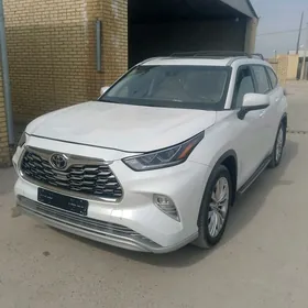 Toyota Highlander 2022