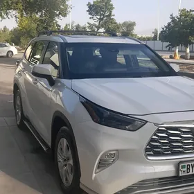 Toyota Highlander 2023
