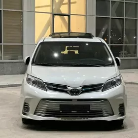 Toyota Sienna 2016