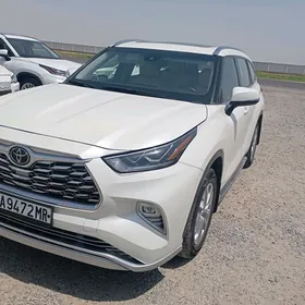 Toyota Highlander 2021