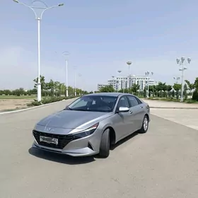 Hyundai Elantra 2022
