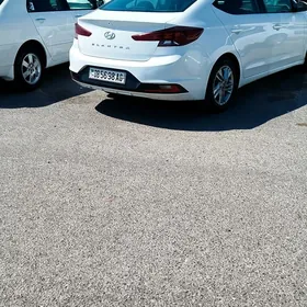 Hyundai Elantra 2020