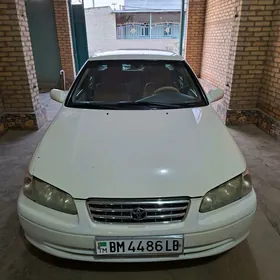 Toyota Camry 2001
