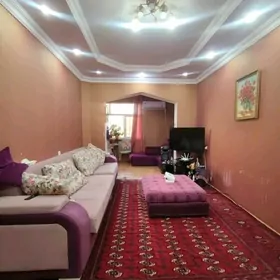 Ким район 2эт 3 ком 75м²