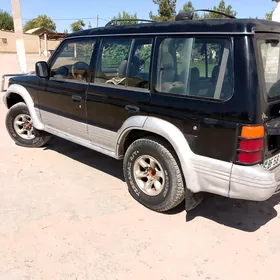 Mitsubishi Pajero 1995