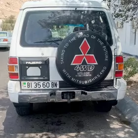 Mitsubishi Pajero 1993