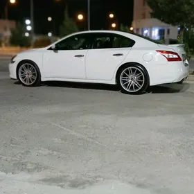 Nissan Maxima 2010
