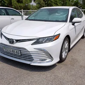 Toyota Camry 2021