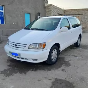 Toyota Sienna 2001