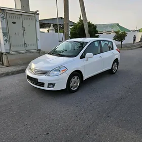 Nissan Versa 2012