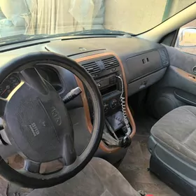 Kia Carnival 2003