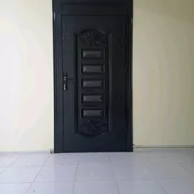 daşky demir gapy