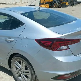 Hyundai Elantra 2020