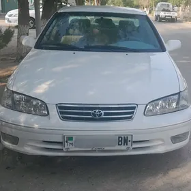 Toyota Camry 2000