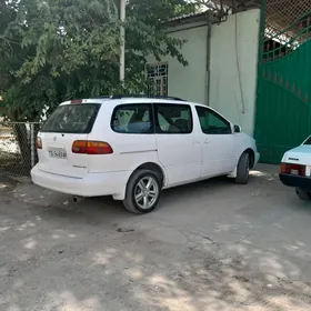 Toyota Sienna 2000
