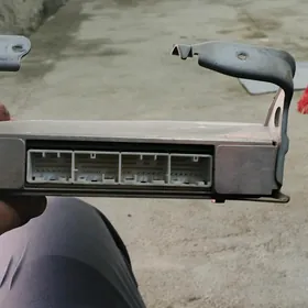 carolla 2003 computer