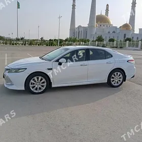 Toyota Camry 2019