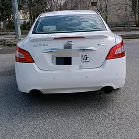 Nissan Maxima 2010