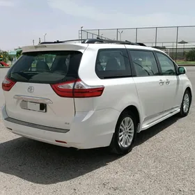 Toyota Sienna 2017