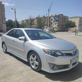 Toyota Camry 2014