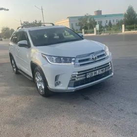 Toyota Highlander 2019