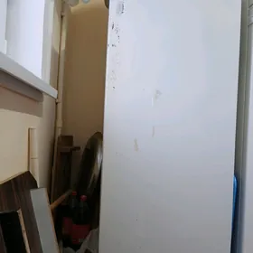 Холодильник Бирюса