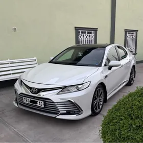 Toyota Camry 2018
