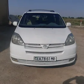 Toyota Sienna 2004