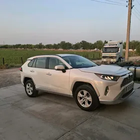 Toyota RAV4 2021