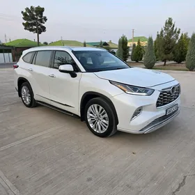 Toyota Highlander 2021