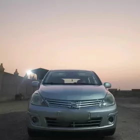Nissan Versa 2011