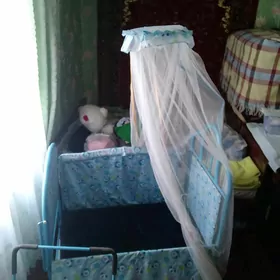 детская кроватка